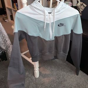 Nike cropped 1/4 zip hoodie